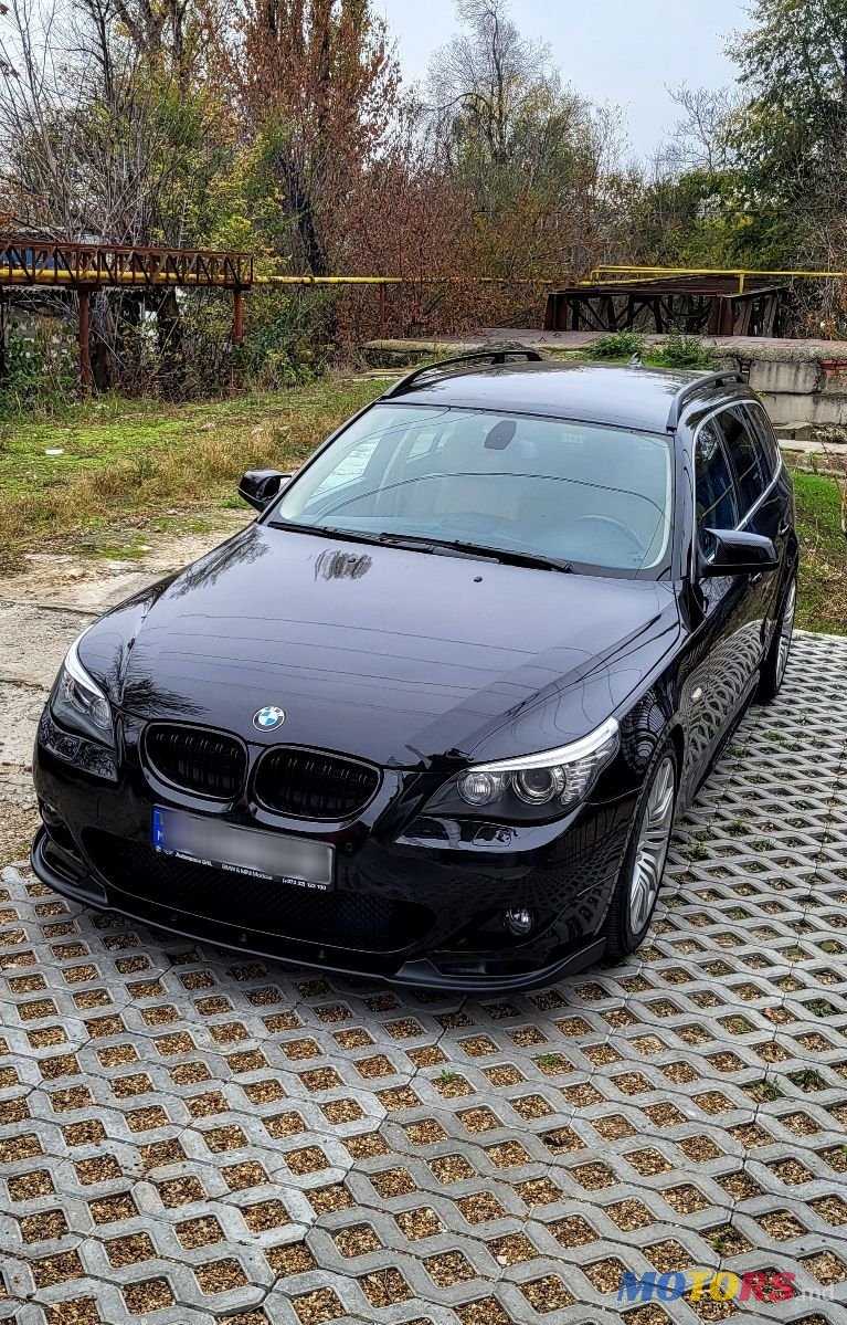 2010' BMW 5 Series photo #5