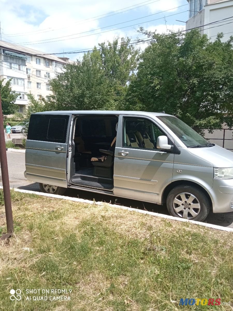 2006' Volkswagen Multivan photo #2