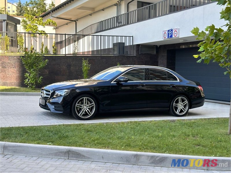 2016' Mercedes-Benz E-Class photo #2