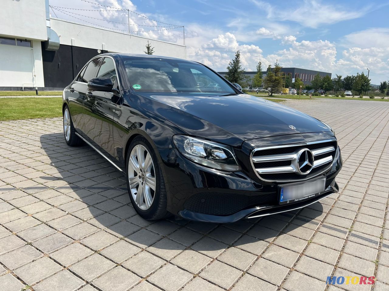 2017' Mercedes-Benz E-Class photo #2