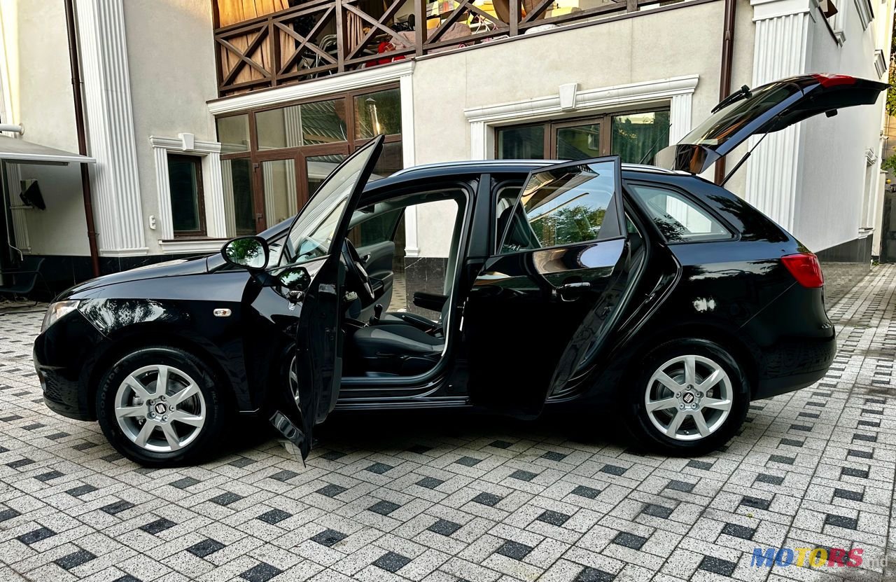 2011' SEAT Ibiza photo #5