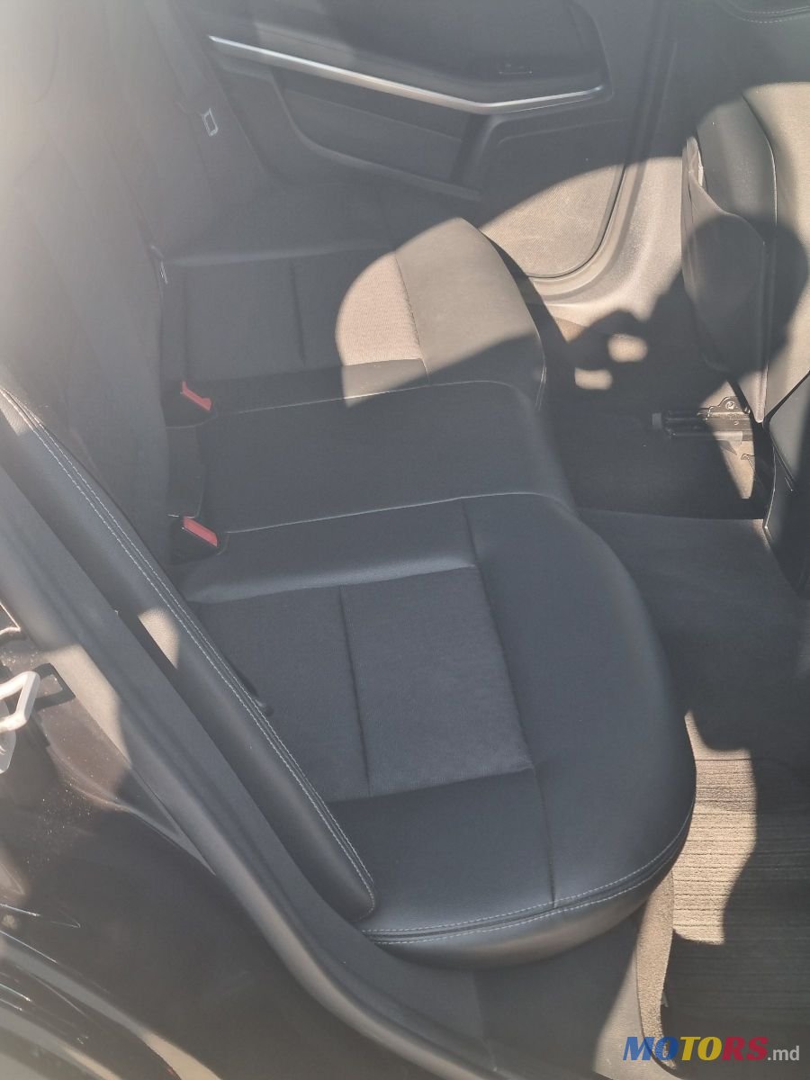 2010' Mercedes-Benz E-Class photo #6