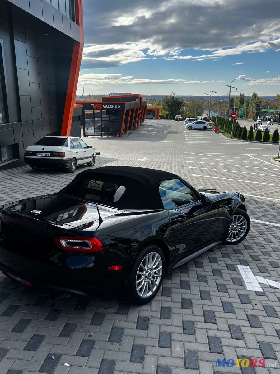 2017' Fiat 124 Spider photo #2