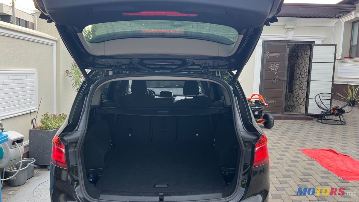 2019' BMW 2 Series Gran Tourer photo #4