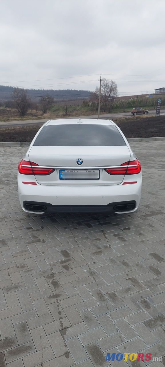 2017' BMW 7 Series photo #5