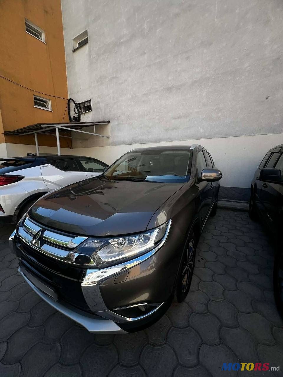 2015' Mitsubishi Outlander photo #1