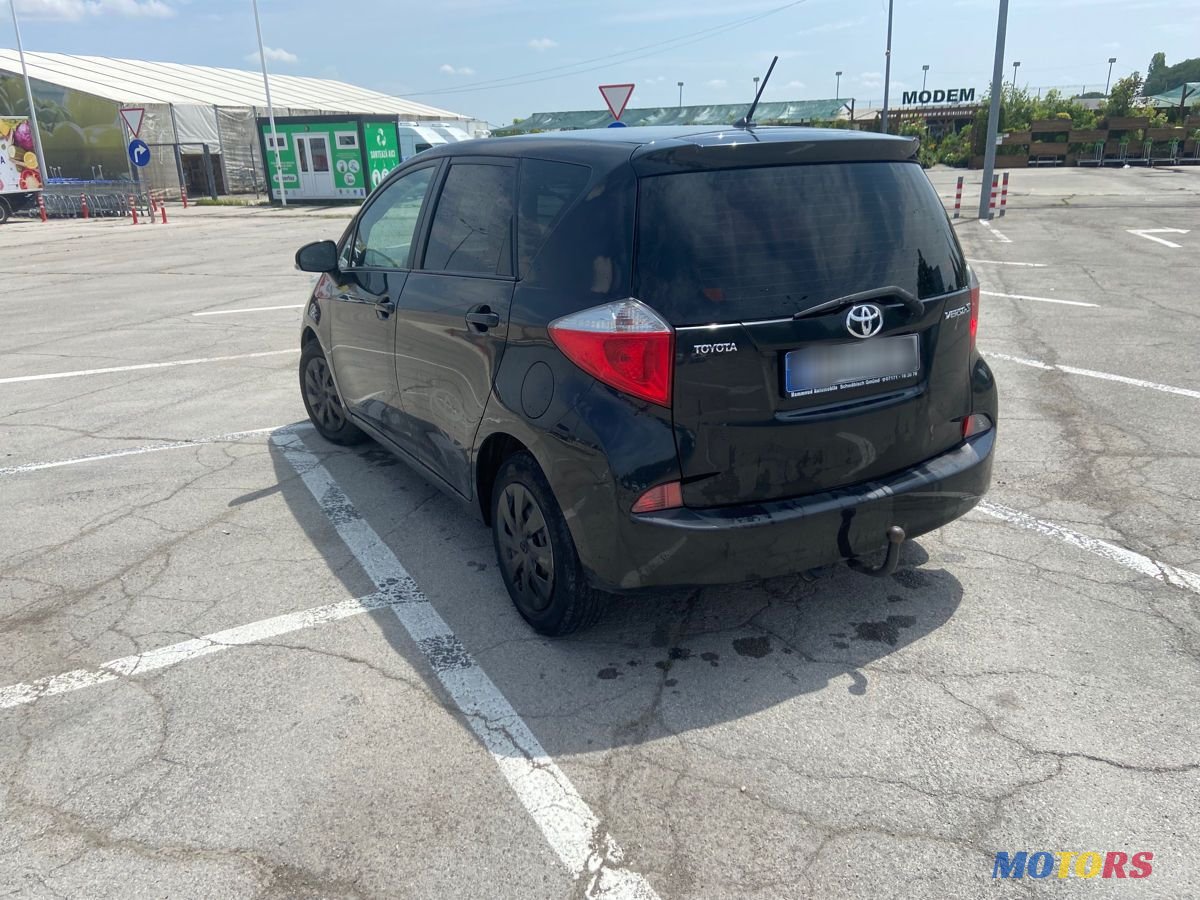 2011' Toyota Verso S photo #6