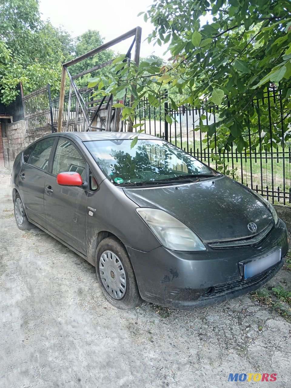 2008' Toyota Prius photo #3
