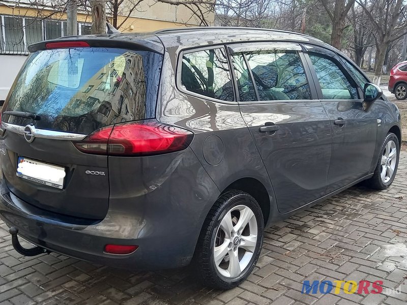 2014' Opel Zafira photo #5