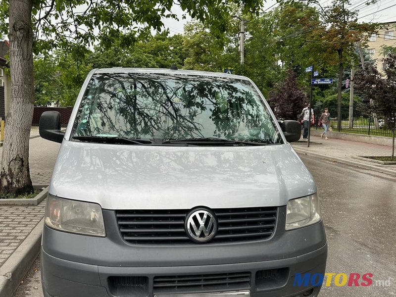 2005' Volkswagen Transporter photo #2