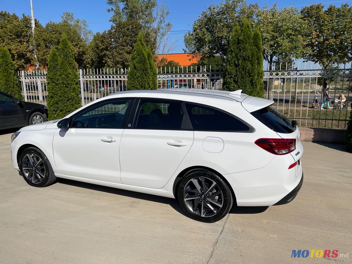 2021' Hyundai i30 photo #4