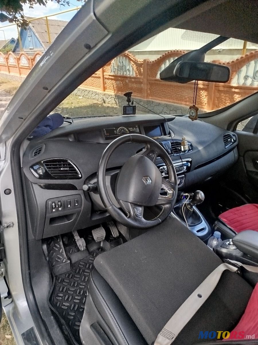 2014' Renault Grand Scenic photo #6