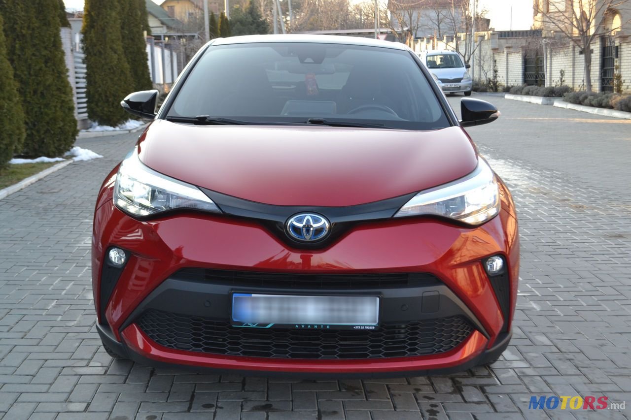 2020' Toyota C-HR photo #4
