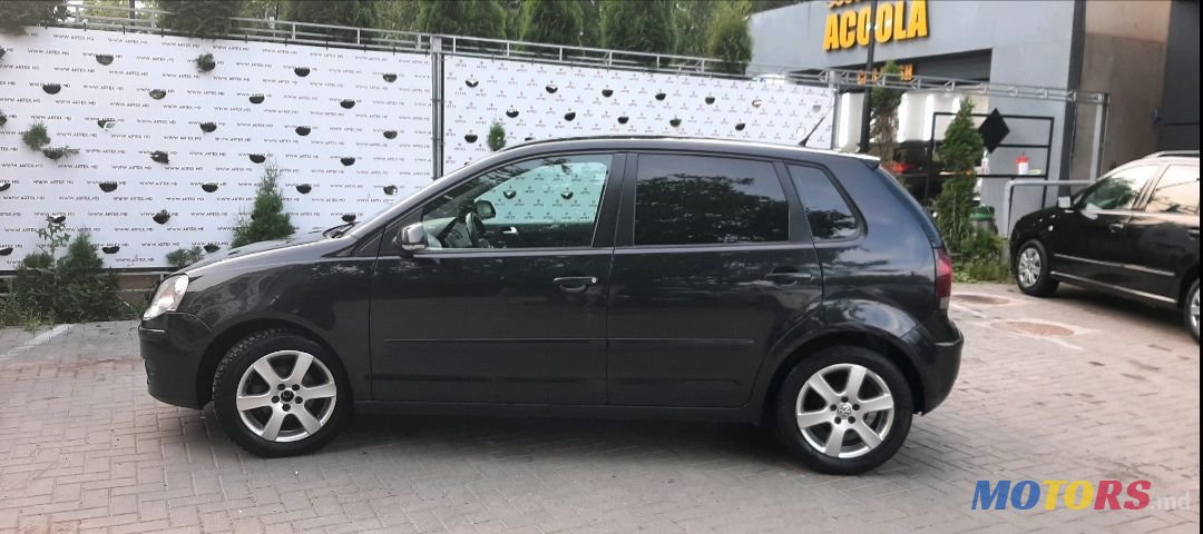 2006' Volkswagen Polo photo #2