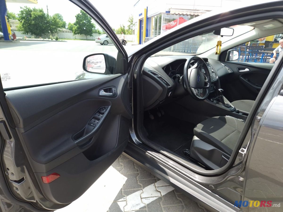 2017' Ford Focus photo #6