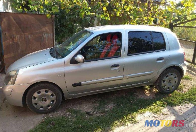 2005' Renault Clio photo #1