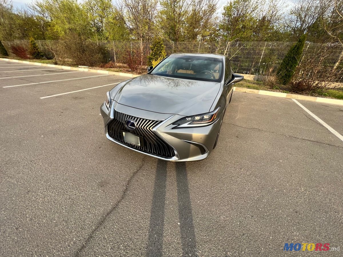 2021' Lexus Es Series photo #2