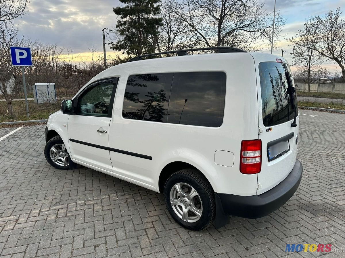 2015' Volkswagen Caddy photo #4