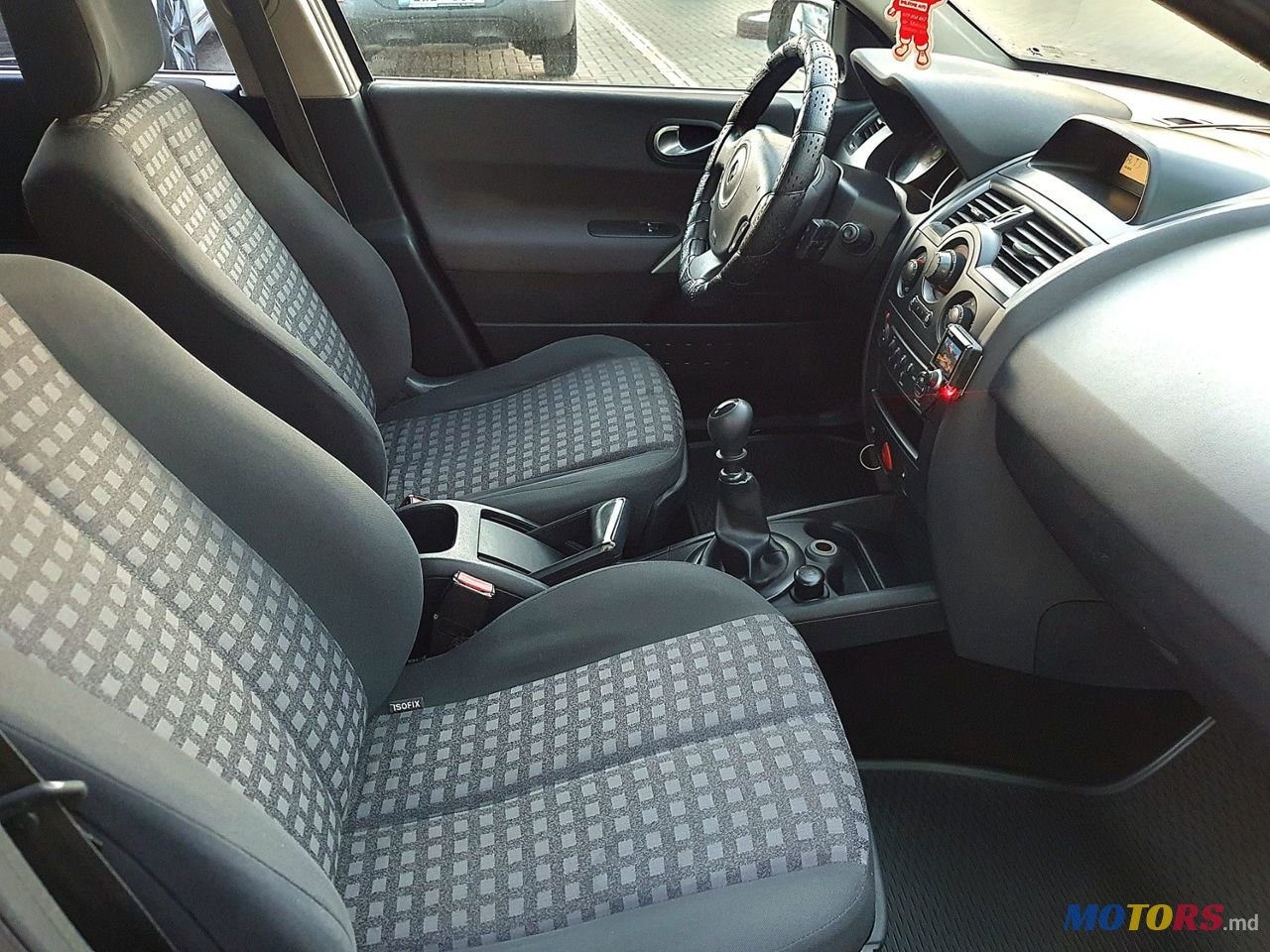 2011' Renault Megane photo #6