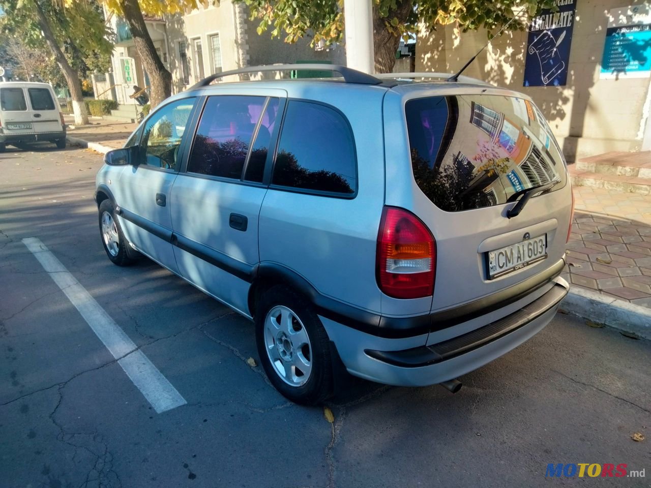 2003' Opel Zafira photo #2