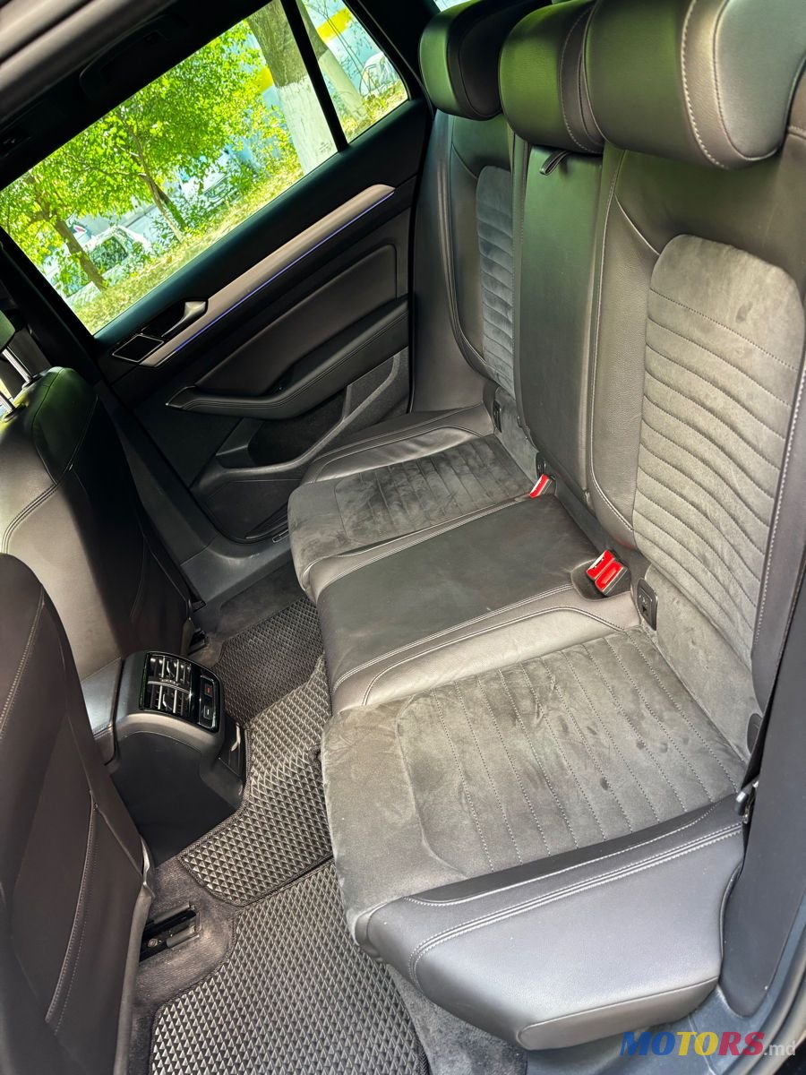 2015' Volkswagen Passat photo #4