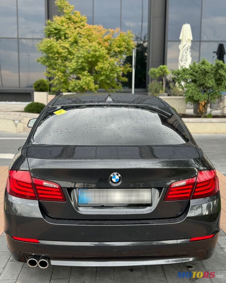 2011' BMW 5 Series photo #4