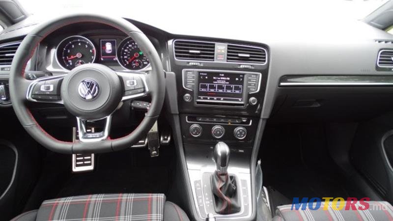 2017' Volkswagen Golf GTI photo #4
