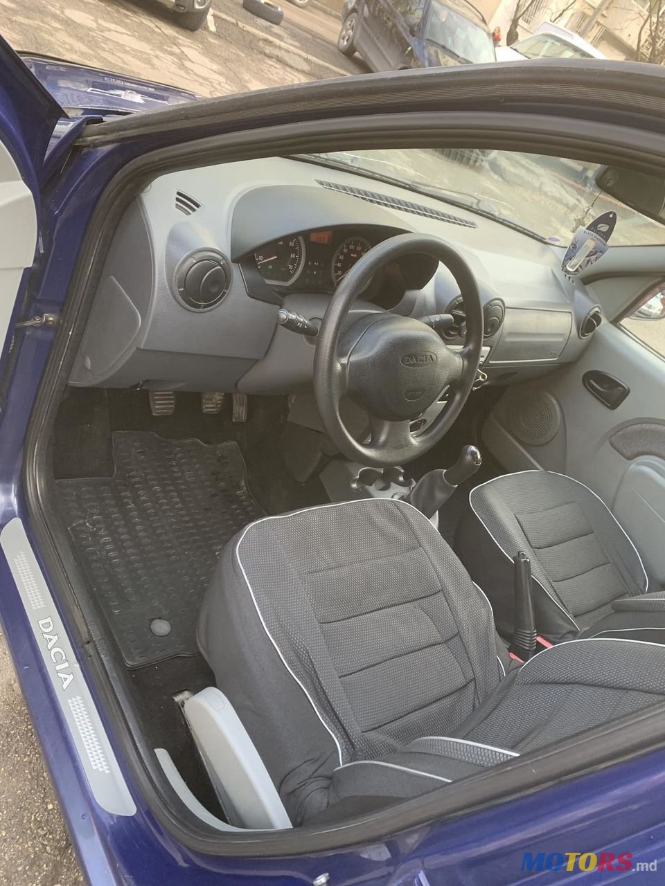 2008' Dacia Logan photo #6