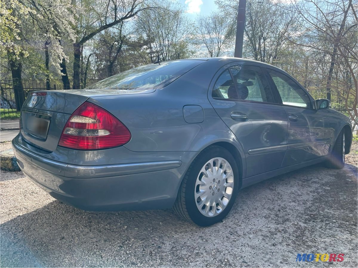 2004' Mercedes-Benz E-Class photo #3