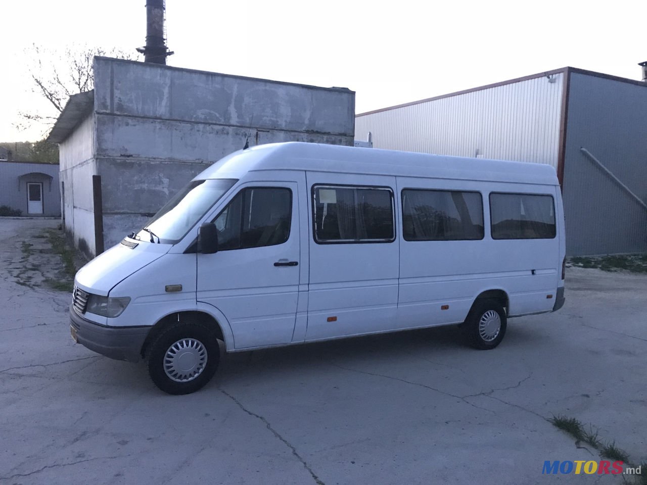 1998' Mercedes-Benz Benz 312 D photo #1