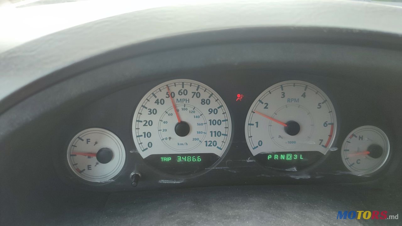 2005' Chrysler Town&Country photo #5