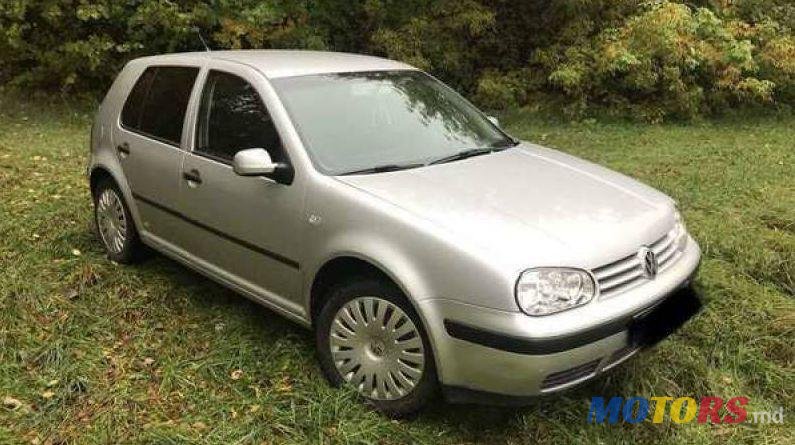 2001' Volkswagen Golf photo #3