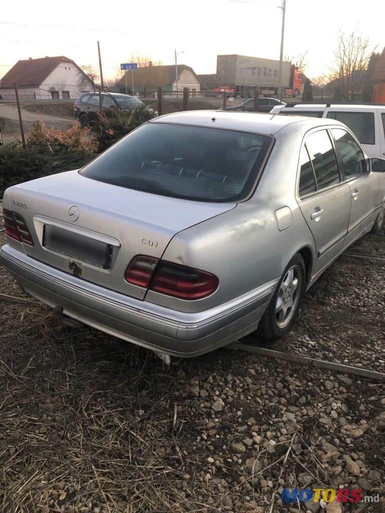 2002' Mercedes-Benz E-Class photo #3