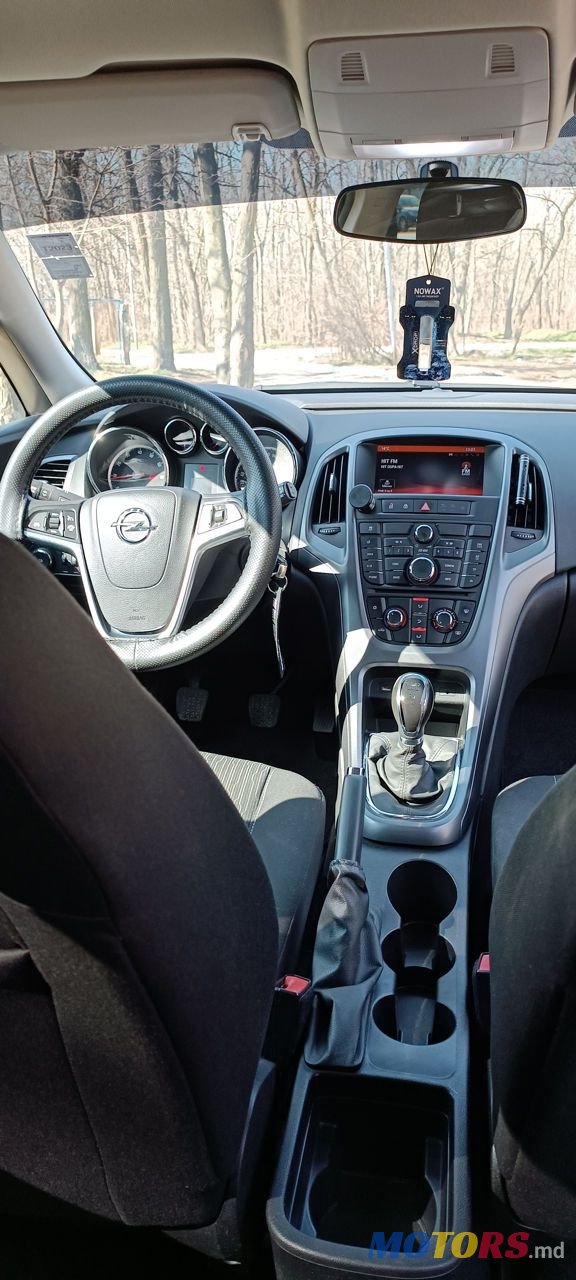 2015' Opel Astra photo #4