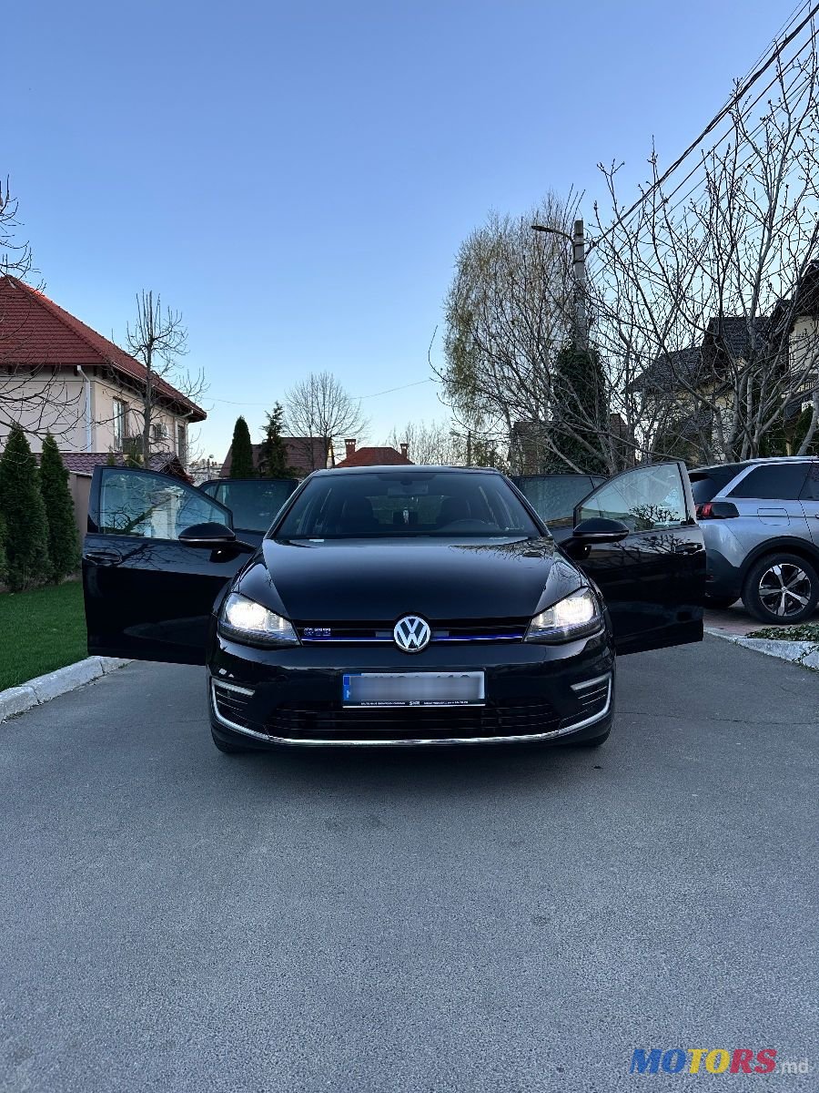 2015' Volkswagen Golf photo #3