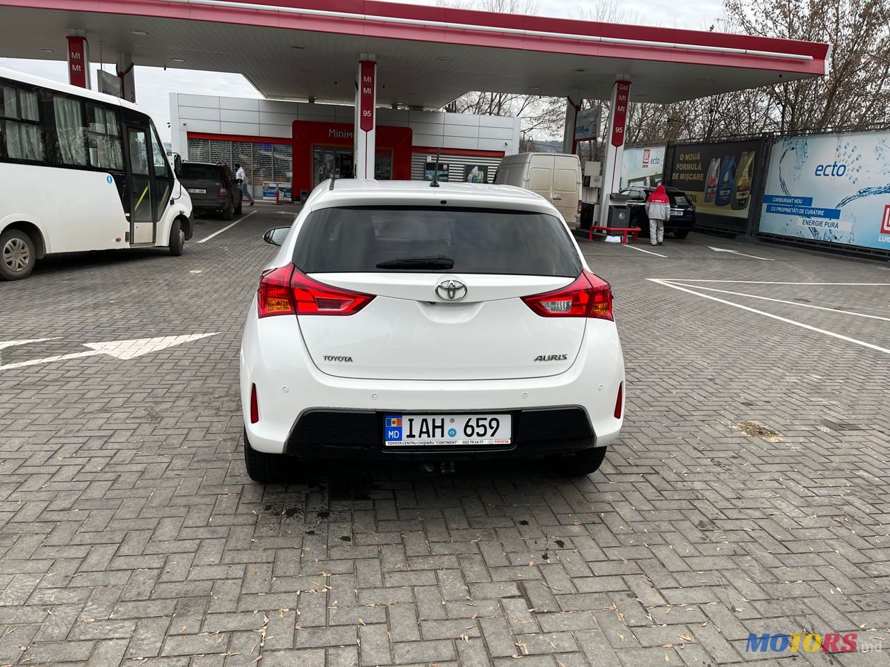 2014' Toyota Auris photo #6