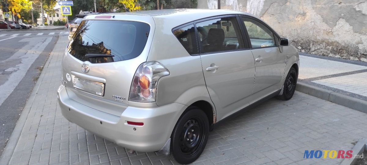 2006' Toyota Corolla Verso photo #2