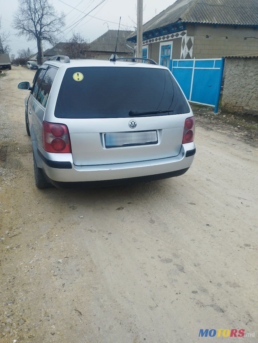 2004' Volkswagen Passat photo #1