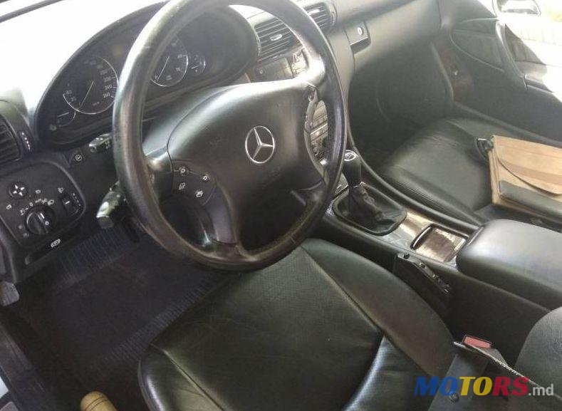 2006' Mercedes-Benz C photo #3