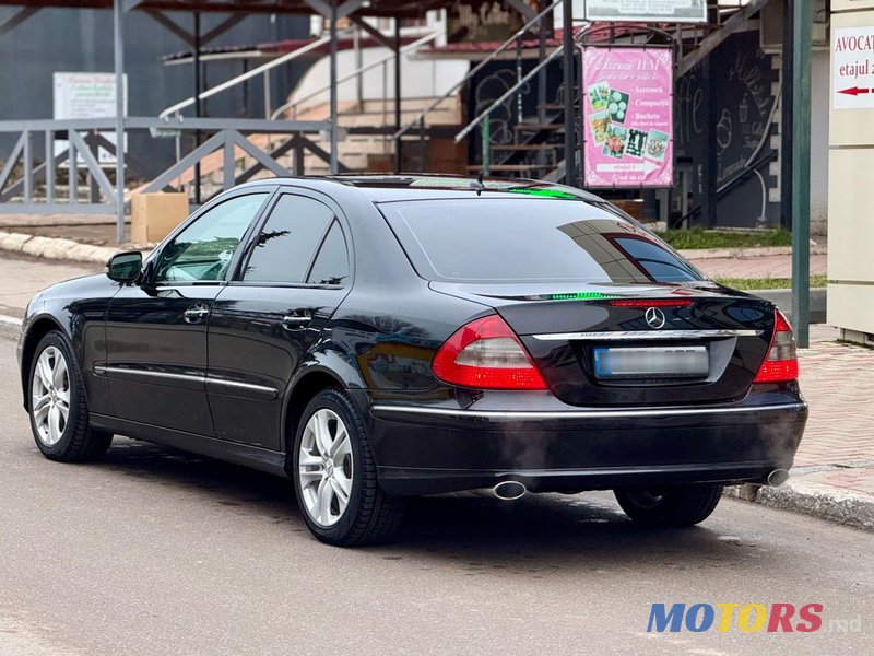 2008' Mercedes-Benz E-Class photo #3