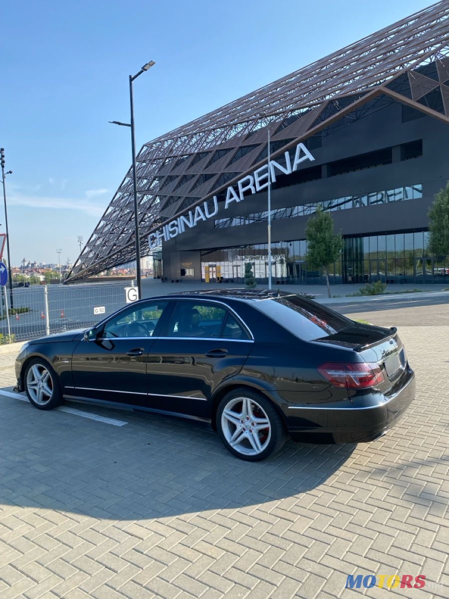 2010' Mercedes-Benz E-Class photo #1