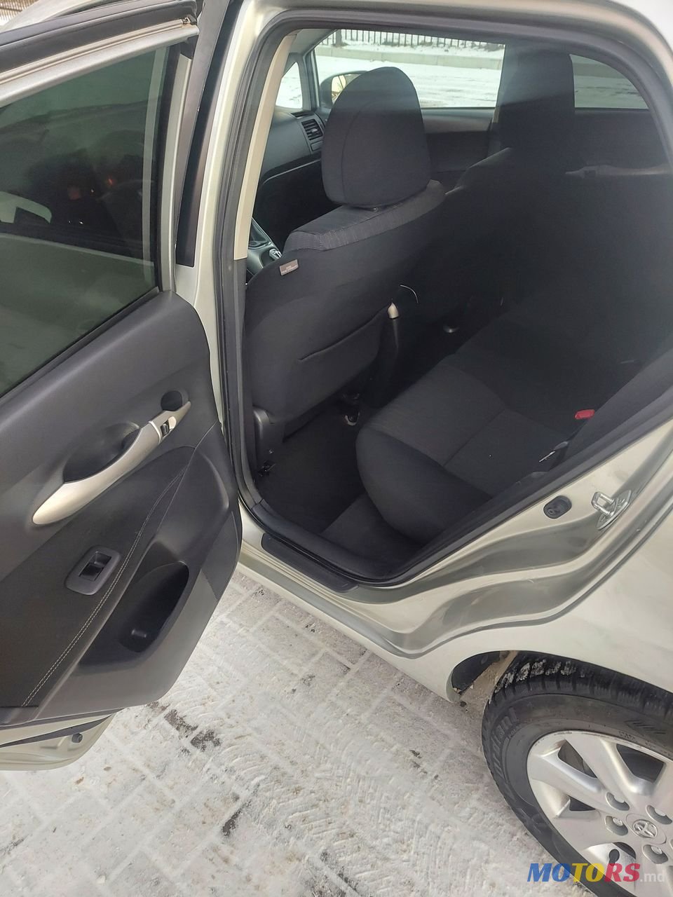 2009' Toyota Auris photo #5