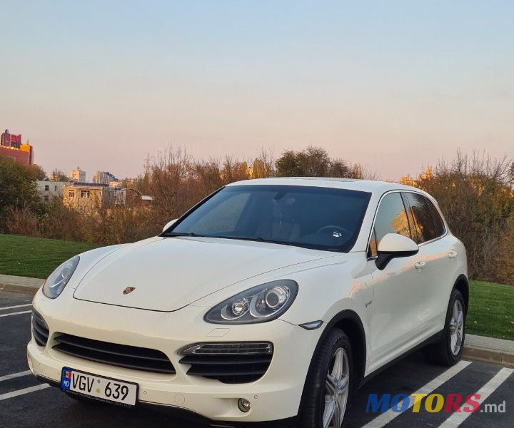 2011' Porsche Cayenne photo #3