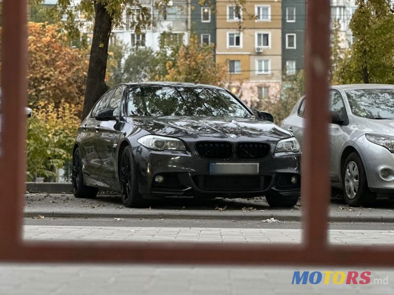 2013' BMW 5 Series photo #1