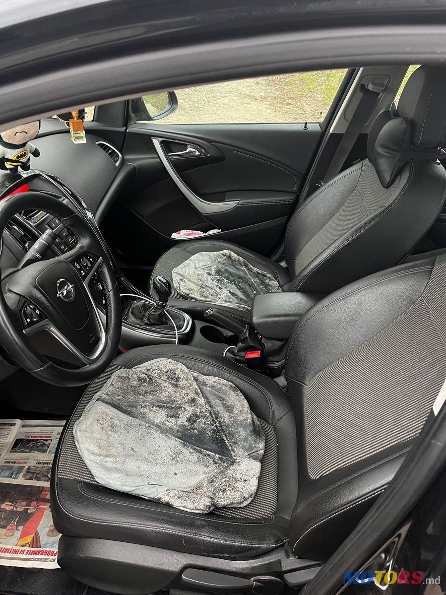 2013' Opel Astra photo #5