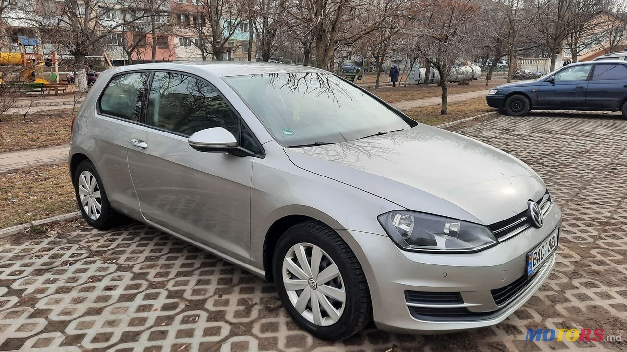 2012' Volkswagen Golf photo #4