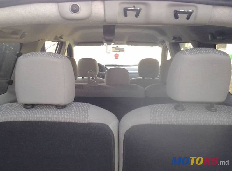 2007' Dacia Logan Mcv photo #5