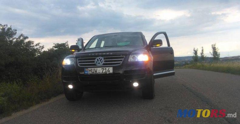 2004' Volkswagen Touareg photo #1