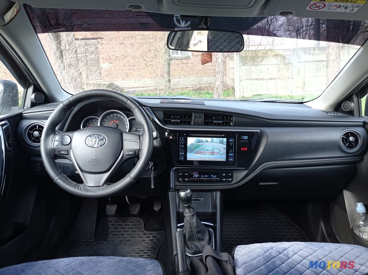 2015' Toyota Auris photo #5