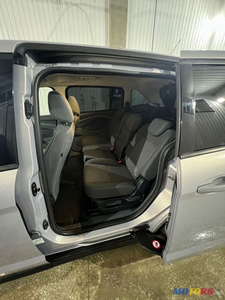 2012' Ford C-MAX photo #4